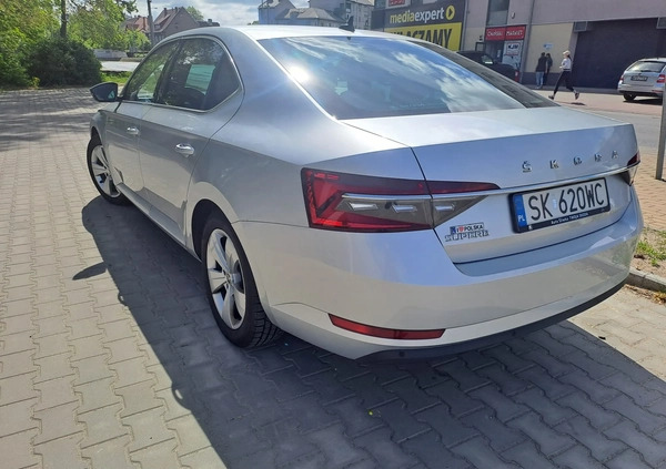 Skoda Superb cena 120000 przebieg: 108000, rok produkcji 2022 z Gniew małe 37